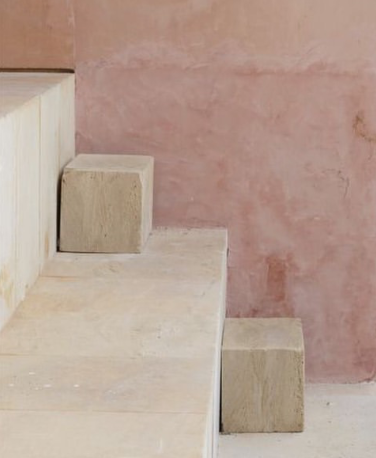 Pink textured staircase via @houseofgreylondon