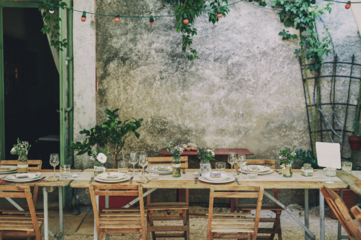 Outdoor entertaining at a French farmhouse near Uzes