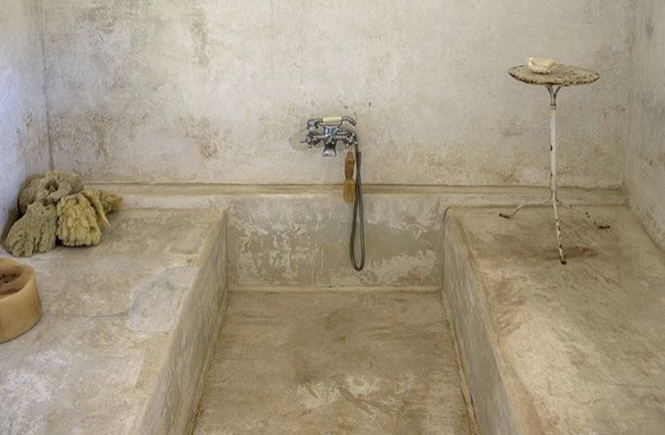 Stone bath in Casa Albanese, Italy via @celestial_objects